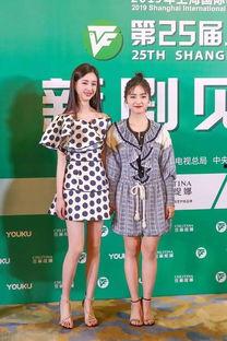 穿女装爆料博主视频下载,时尚潮流背后的故事