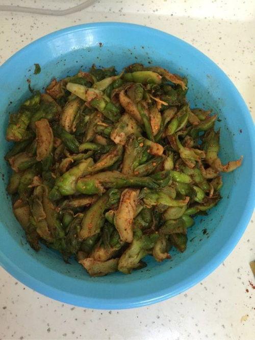 爆料榨菜腌制方法视频,视频曝光正宗榨菜腌制秘籍，在家轻松制作美味佳肴