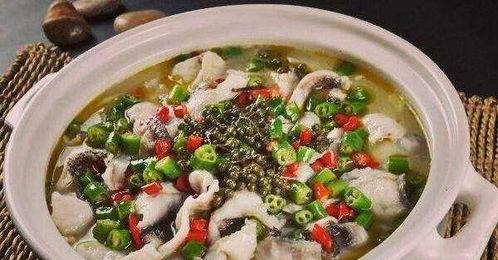 爆料哥吃青花椒鱼视频,爆料哥亲尝美味，辣度与鲜香并存