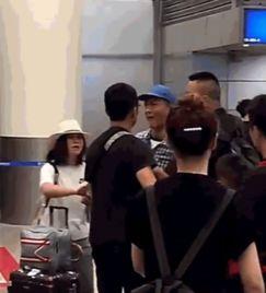 路人拍摄爆料小视频,小视频揭露城市生活瞬间