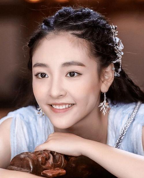 吴倩爆料刘亦菲视频播放,播放量惊人引热议